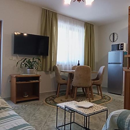 Apartments Stojakovic Πόρετς Εξωτερικό φωτογραφία
