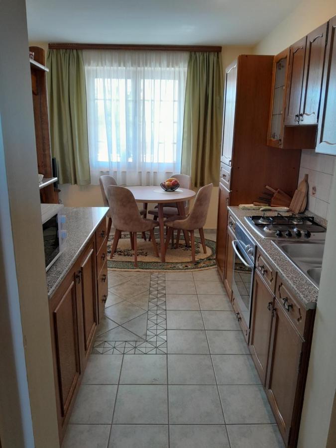 Apartments Stojakovic Πόρετς Εξωτερικό φωτογραφία