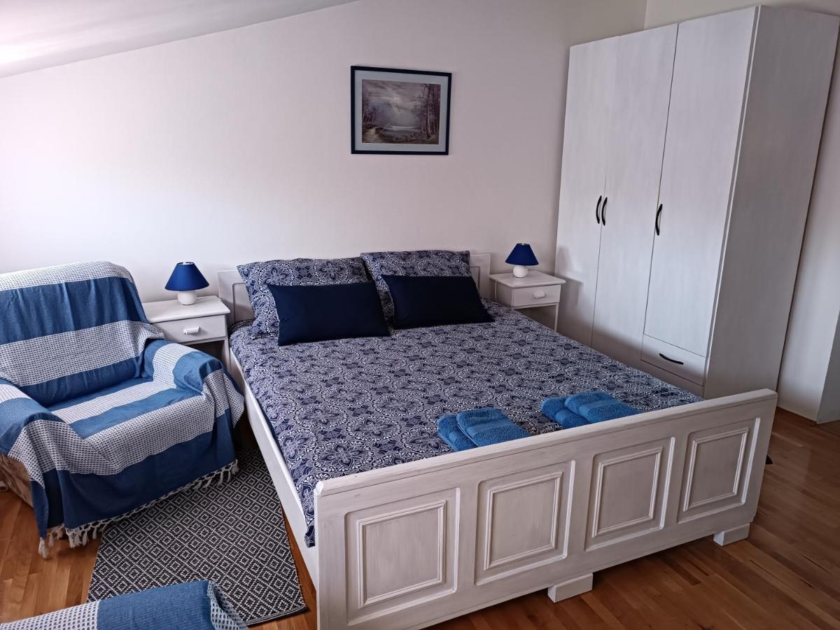 Apartments Stojakovic Πόρετς Εξωτερικό φωτογραφία