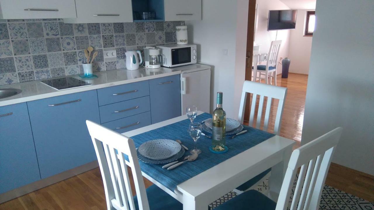 Apartments Stojakovic Πόρετς Εξωτερικό φωτογραφία